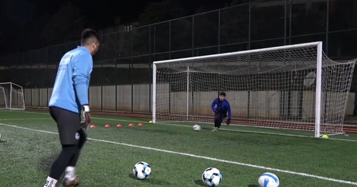 İmam ve esnaflar gençleri kötü alışkanlıklardan korumak için kulüp satın aldı