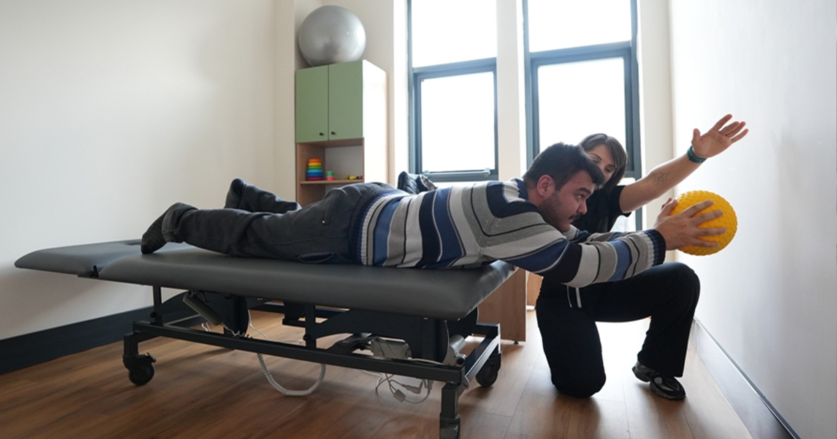 Engelsiz Yaşam Merkezi’nde fizik tedavi ve rehabilitasyon hizmeti