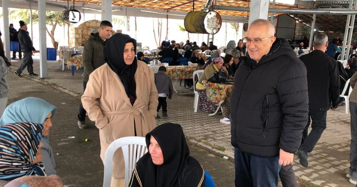 Başkan Arslan umreden dönen hemşehrilerini karşıladı