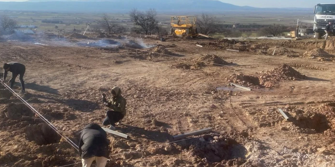 Baklan’da tarım meslek lisesi öğrencileri için uygulama serası yapılıyor