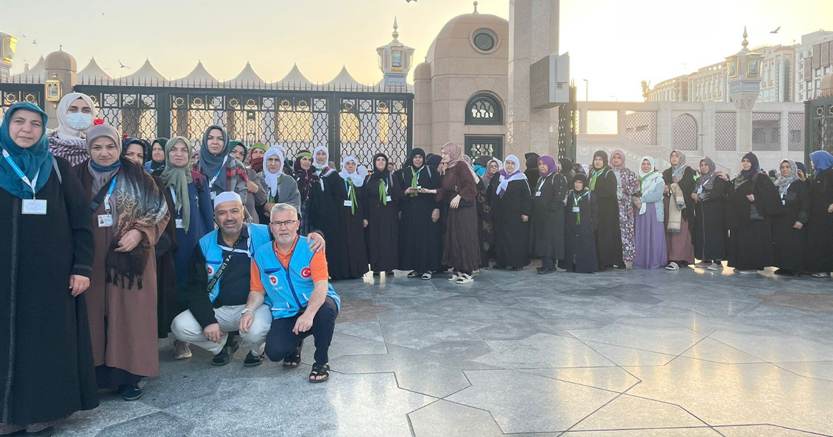 Denizlili kadın umreciler Ravza’daki dualarla buluştu