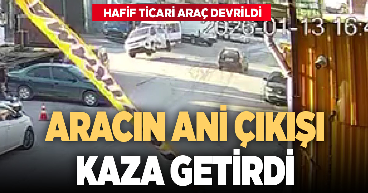  Otomobille çarpışan hafif ticari araç devrildi