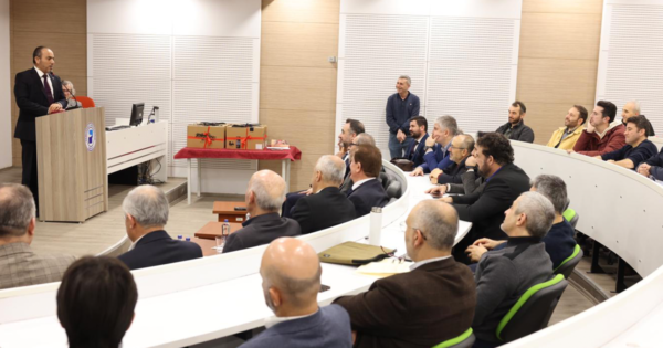 İlahiyat Fakültesi’nde 2025-2026 eğitim öğretim yılı dizüstü bilgisayar hediye töreni gerçekleştirildi