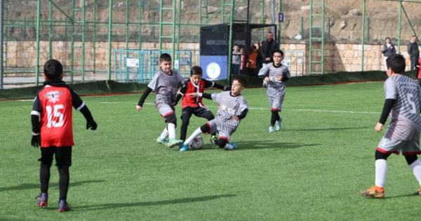 Merkezefendi’de U-9 Şenlik Ligi tüm hızıyla devam ediyor