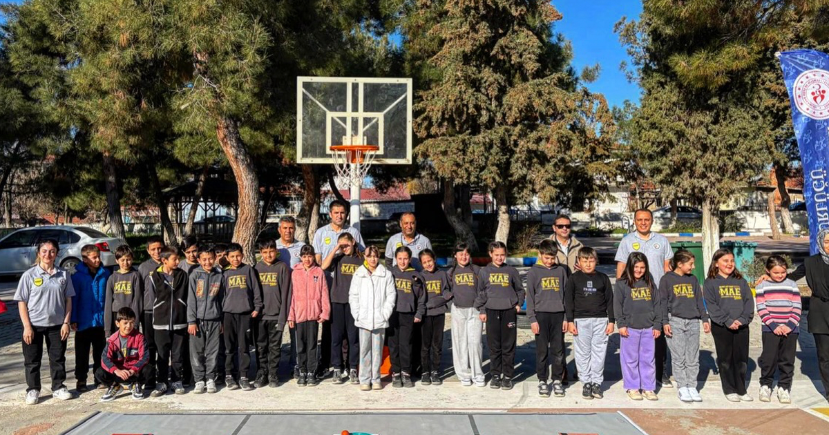 Çardak’ta 18 Mart Hemsball Turnuvası sona erdi