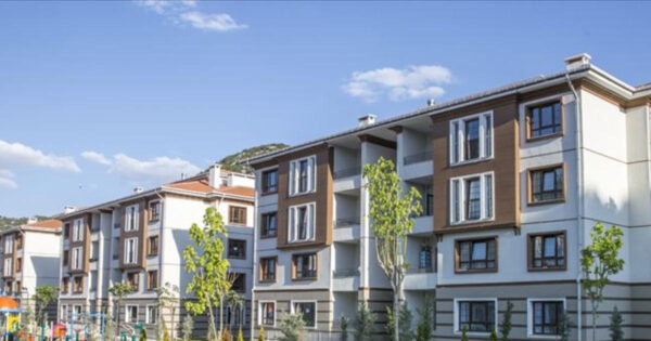 Ev fiyatları arttı ama değer kaybetti, kiralar yükseliyor