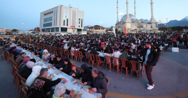 Karahasanlı Mahallesi’nde 7 bin kişilik iftar