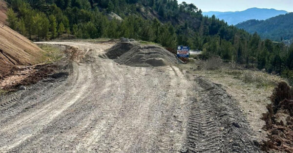 Çameli Belediyesinden aralıksız yol çalışması
