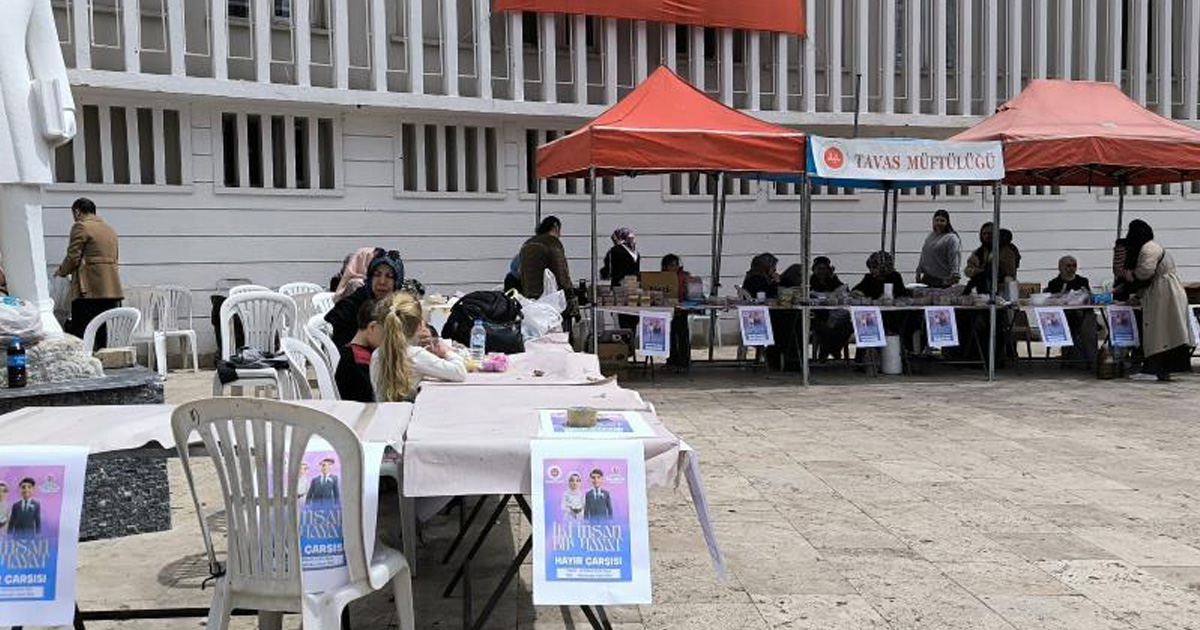Tavas Müftülüğü evlenecek gençler için hayır çarşısı kurdu 