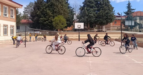 Denizli’de köy okullarında pedallar yeniden dönüyor 