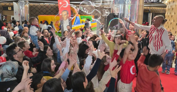 Pamukkale’de 23 Nisan Şenliği karnavala dönüştü