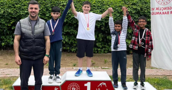 Tenis turnuvası coşkuyla tamamlandı