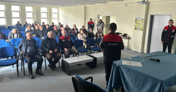 Çivril’de bitik koruma ürünleri ve B-Reçete sistemi bilgilendirme toplantısı