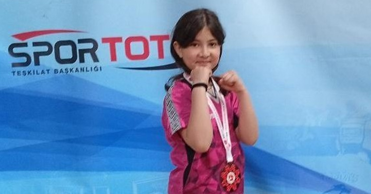 8 yaşındaki demir yumruk Nebahat Eda’dan gururlandıran başarı