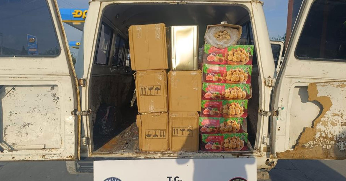 580 litre karışım zeytinyağı ele geçirildi