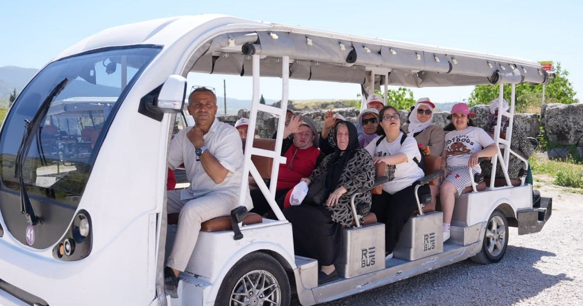 Engelliler ve yakınları beyaz cennet Pamukkale’de buluştu