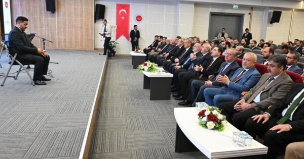 Denizli Valisi Köşger, Dini Yüksek İhtisas Eğitimi 3. Dönem Mezuniyet Programı’na katıldı