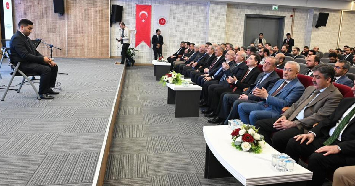 Denizli Valisi Köşger, Dini Yüksek İhtisas Eğitimi 3. Dönem Mezuniyet Programı’na katıldı