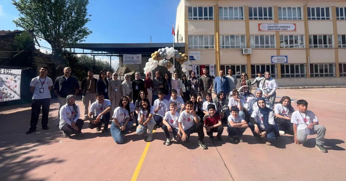 Sarayköylü öğrencilerin bilim fuarı büyük beğeni topladı