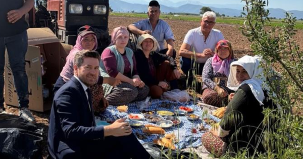 Başkan Tatık’tan tütün emekçilerine sabah ziyareti
