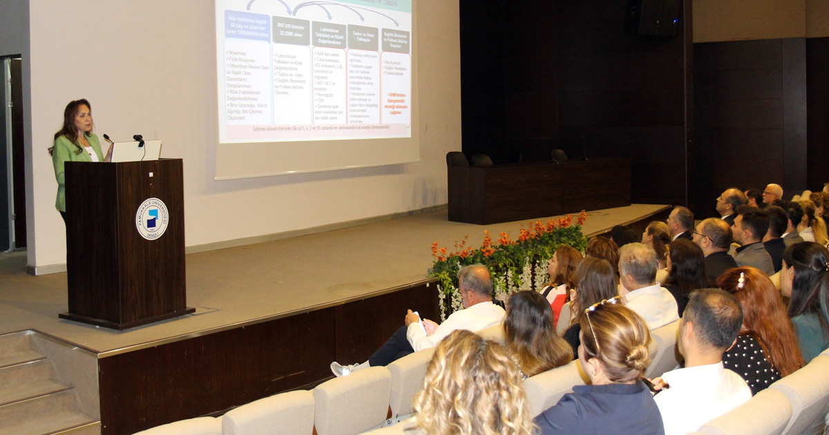 İl Sağlık Müdürü Öztürk, obezite sempozyumunda Denizli modelini mnlattı