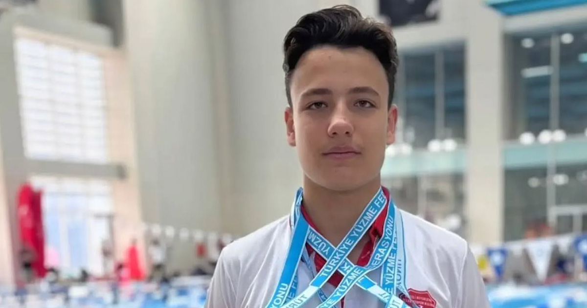 Denizlili yüzücü Mehmet Sarhanlı Türkiye şampiyonu oldu