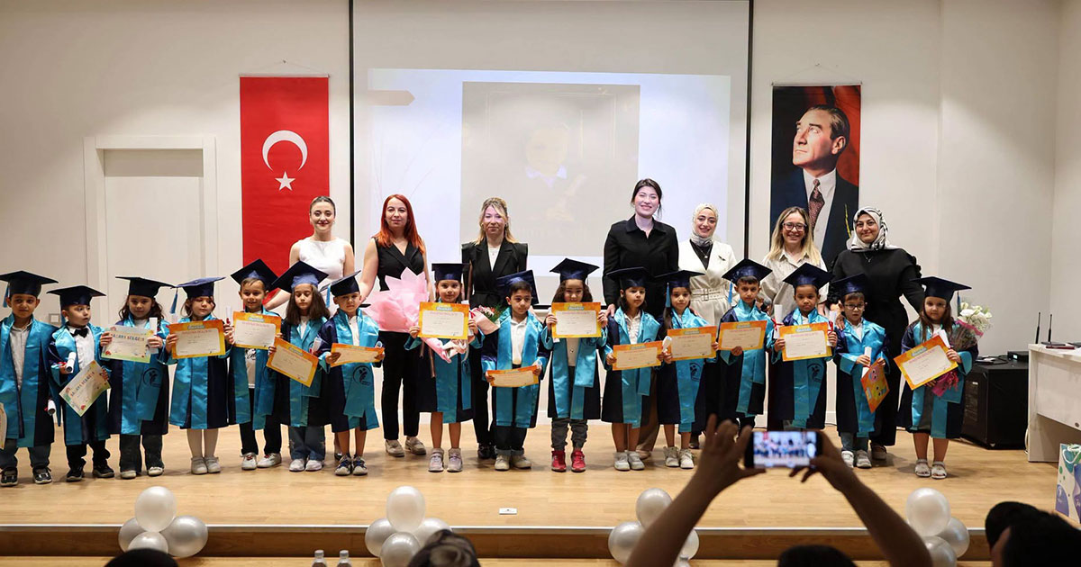 Merkezefendi Mehmet Karataş Kreşi’nde ilk mezuniyet heyecanı