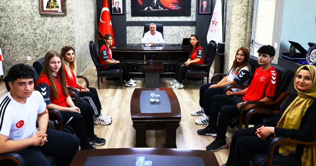 ERDOĞAN ŞAMPİYON SPORCULARI AĞIRLADI