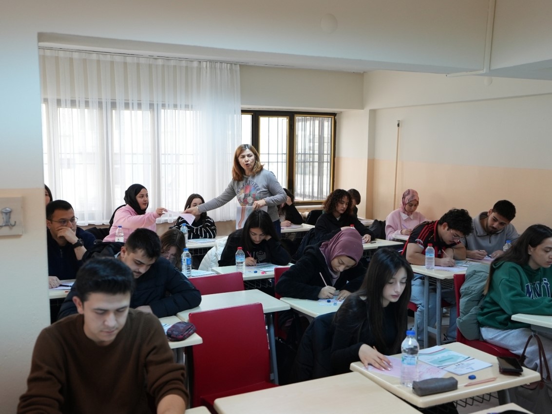 Denizli Büyükşehirden gençlere ücretsiz TYT-AYT kursu desteği