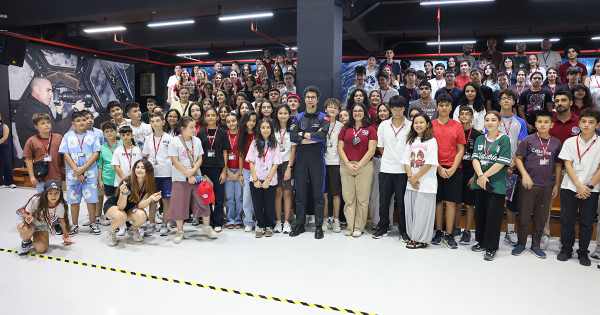 Astronot Atasever gençlerle buluştu