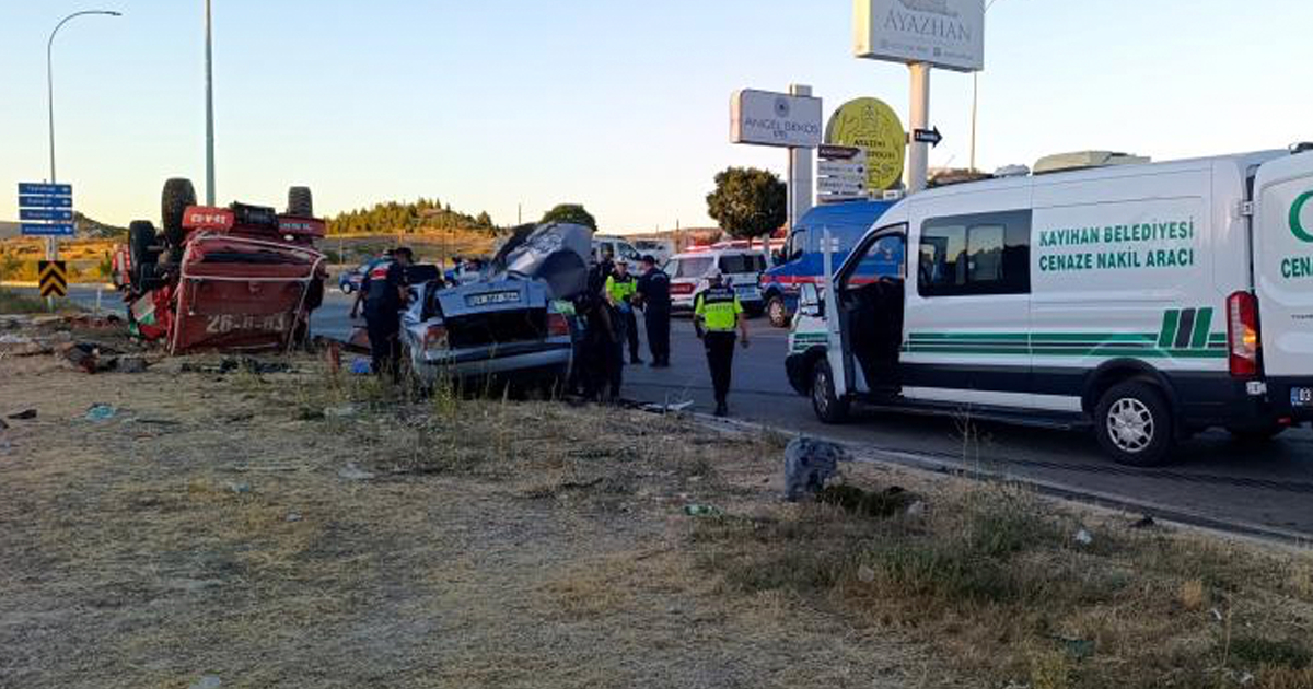 Orman yangınından dönen arazöz otomobille çarpıştı: 1 ölü, 4 yaralı 