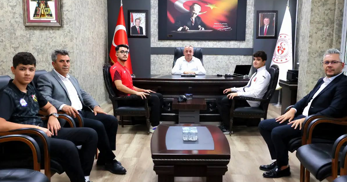 Denizlili başarılı sporculardan İl Müdürü Erdoğan’a ziyaret